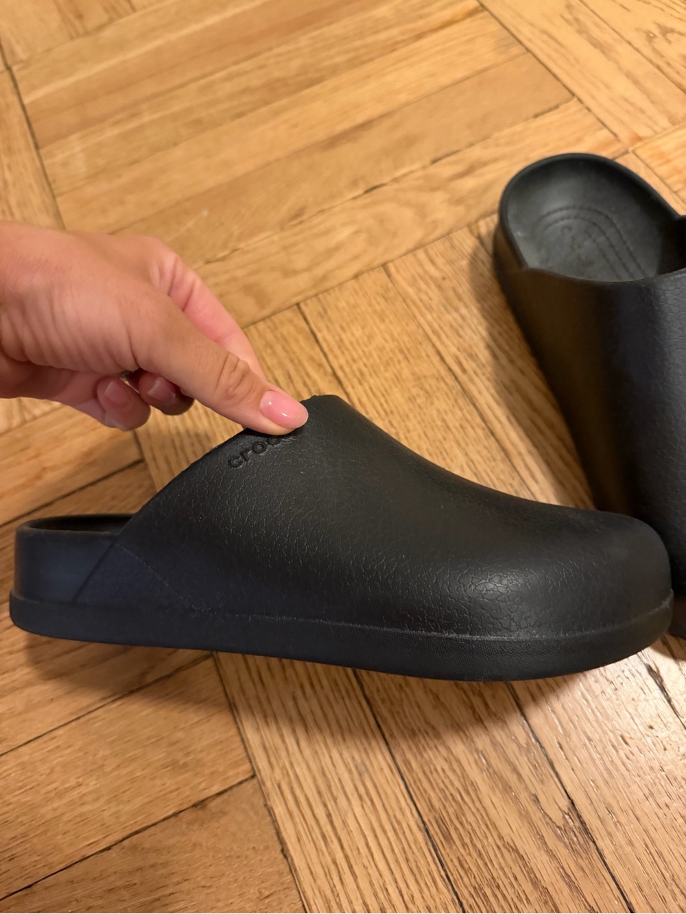 CROCS Classic Black Slip-On Clogs - Picture 2 of 3